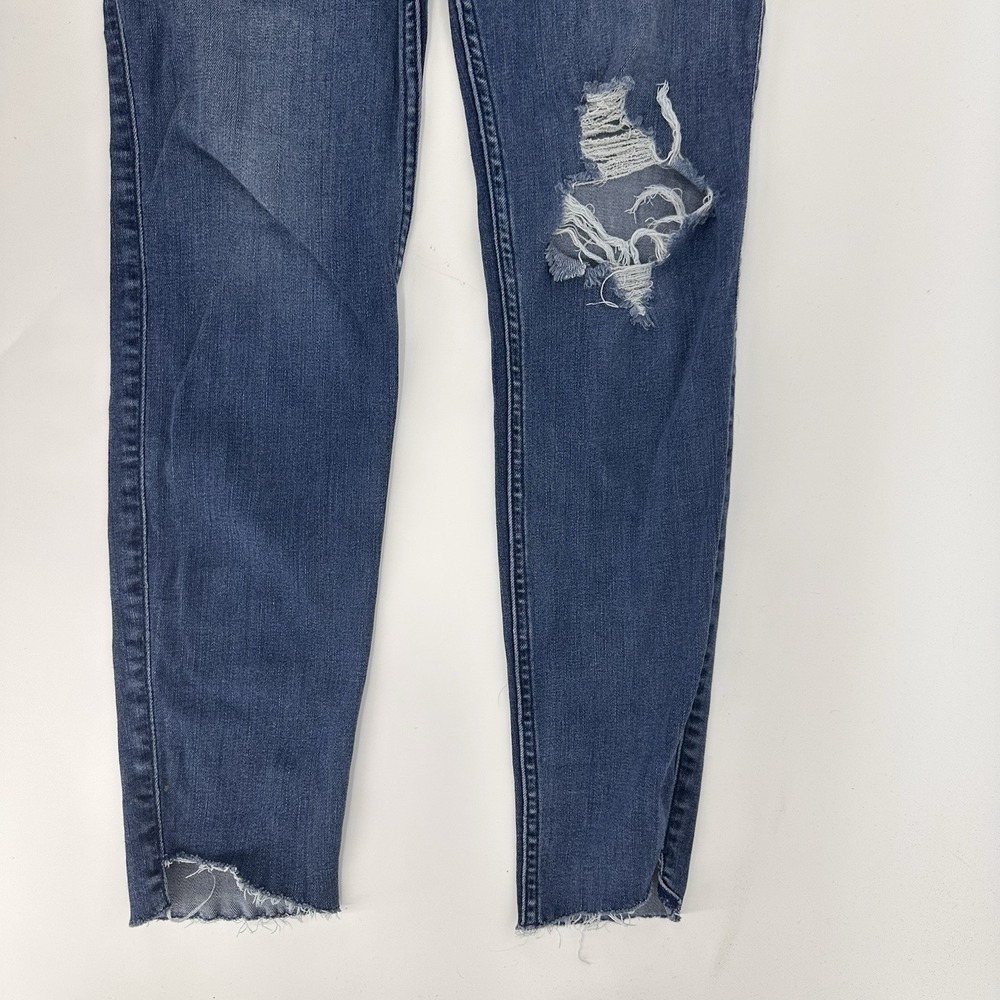 Hollister Ultra High-Rise, Super Skinny 30x30 Ripped Style Soft Stretch - Picture 3 of 11